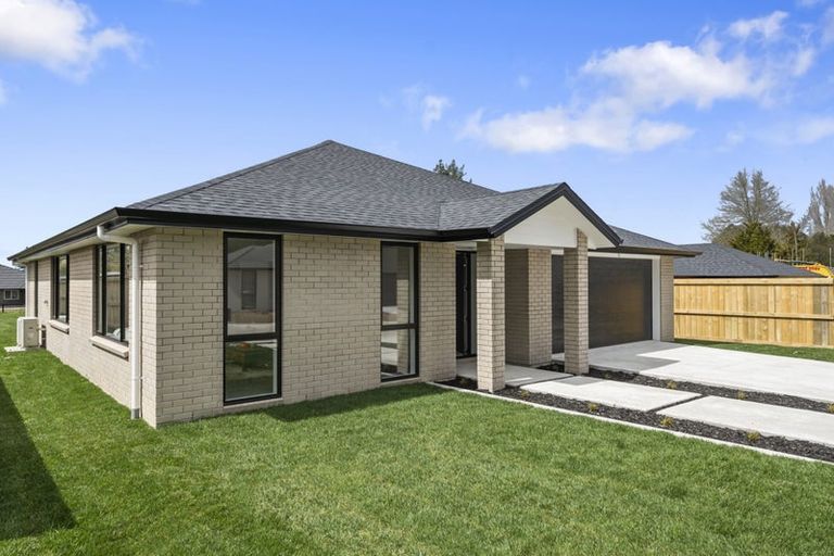 Photo of property in 15 Lloyd Crescent, Pukehangi, Rotorua, 3015