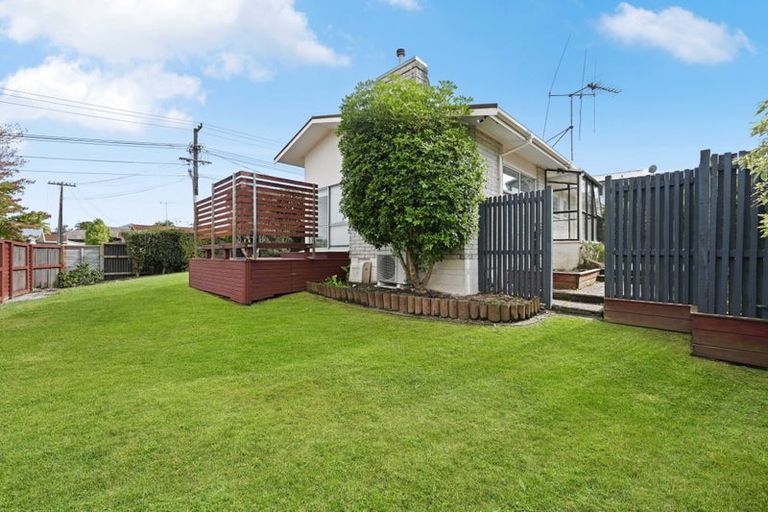 Photo of property in 8 Newcastle Road, Dinsdale, Hamilton, 3204