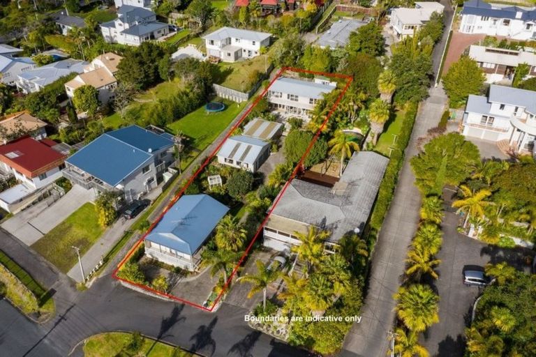 Photo of property in 90 Saddleback Rise, Murrays Bay, Auckland, 0630