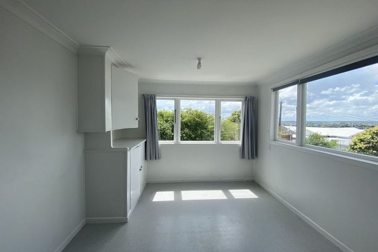 Photo of property in 40 West Coast Road, Glen Eden, Auckland, 0602