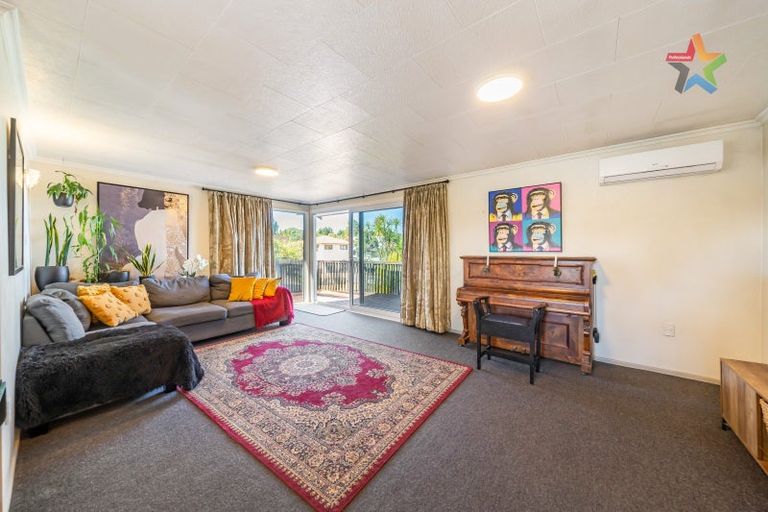 Photo of property in 172 Holborn Drive, Stokes Valley, Lower Hutt, 5019