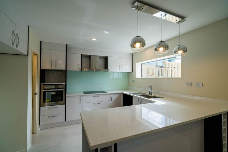 Photo of property in 52a Ennis Avenue, Pakuranga Heights, Auckland, 2010