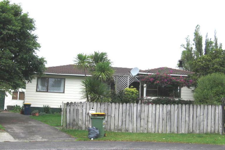 Photo of property in 16 Mayer Place, Ranui, Auckland, 0612