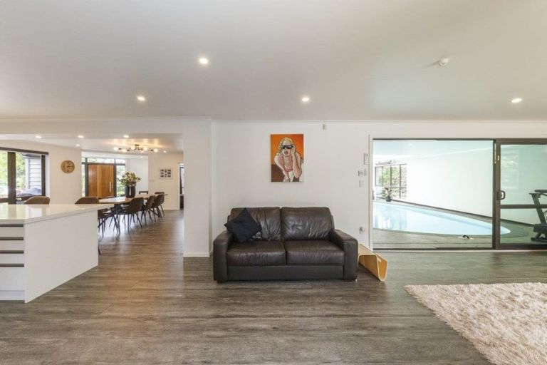 Photo of property in 2 Huata Place, West End, Palmerston North, 4412