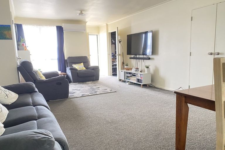 Photo of property in 324 West Coast Road, Glen Eden, Auckland, 0602