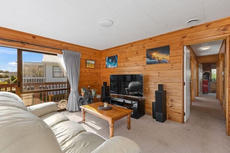 Photo of property in 74a Stanmore Bay Road, Stanmore Bay, Whangaparaoa, 0932