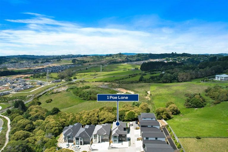 Photo of property in 1 Pae Lane, Flat Bush, Auckland, 2019