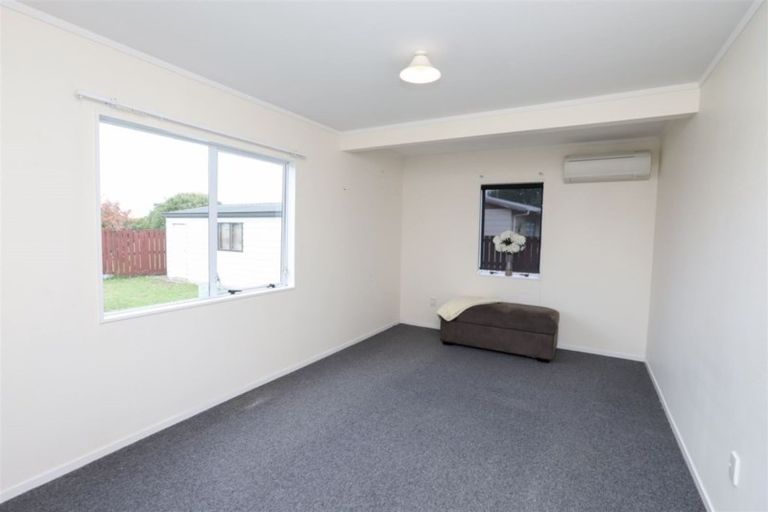 Photo of property in 12 Beadle Place, St Andrews, Hamilton, 3200