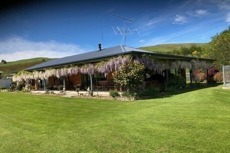 Photo of property in 54 Welshmans Gully Road, Waikaia, 9778