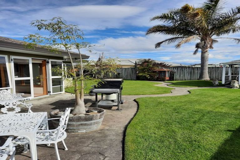 Photo of property in 11 Kensington Drive, Taradale, Napier, 4112