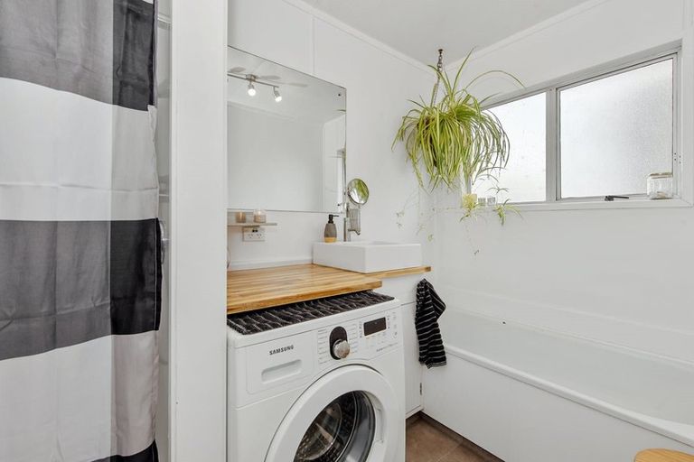 Photo of property in 62a Alison Street, Hamilton Lake, Hamilton, 3204