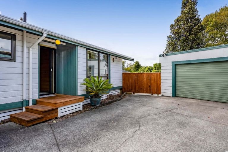 Photo of property in 27 Nikau Street, Inglewood, 4330