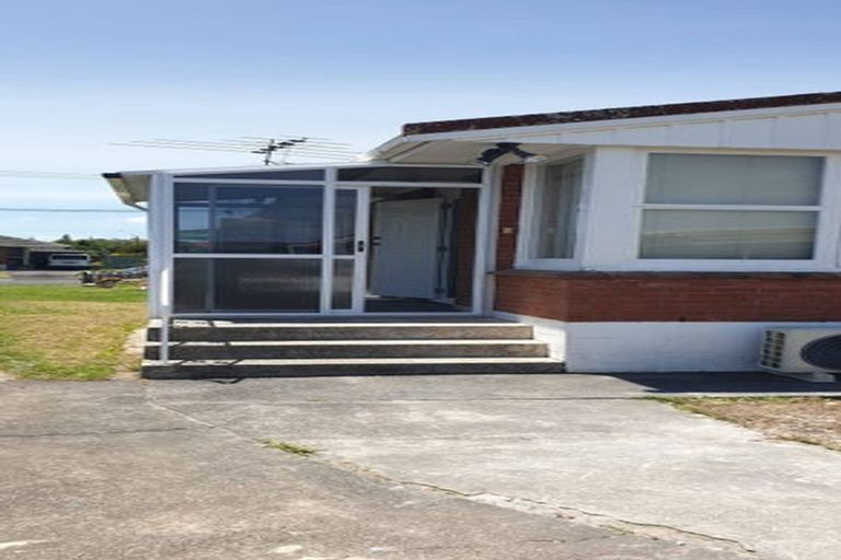 Photo of property in 2/24 Dale Crescent, Pakuranga, Auckland, 2010