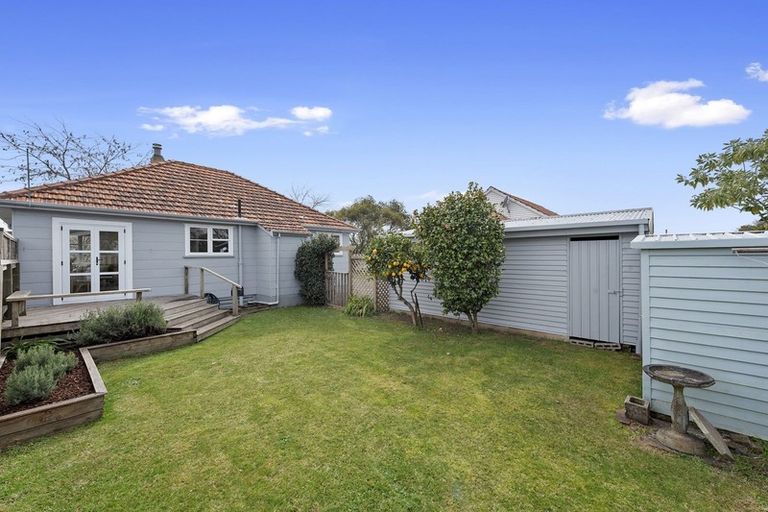 Photo of property in 16 Tranmere Road, Fairfield, Hamilton, 3214