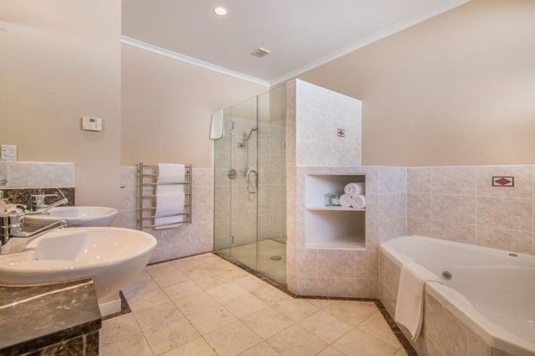 Photo of property in 79 Manor Park, Sunnyhills, Auckland, 2010