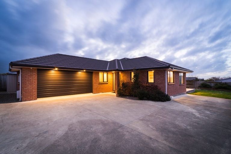 Photo of property in 8 Gibraltar Way, Fitzherbert, Palmerston North, 4410