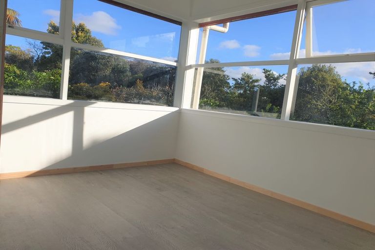 Photo of property in 60 Lynden Avenue, Hillcrest, Auckland, 0627