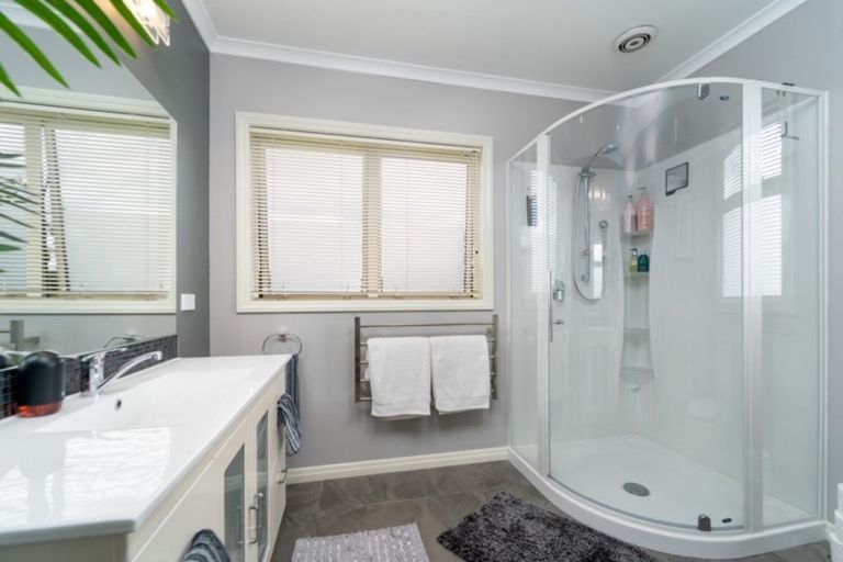 Photo of property in 47 Welch Road, Opaki, 5871