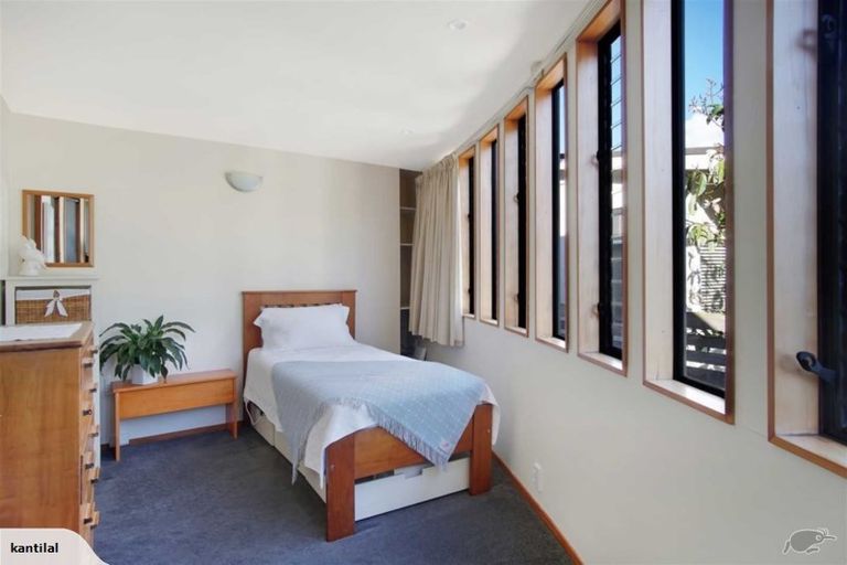 Photo of property in 65 Forrest Hill Road, Milford, Auckland, 0620