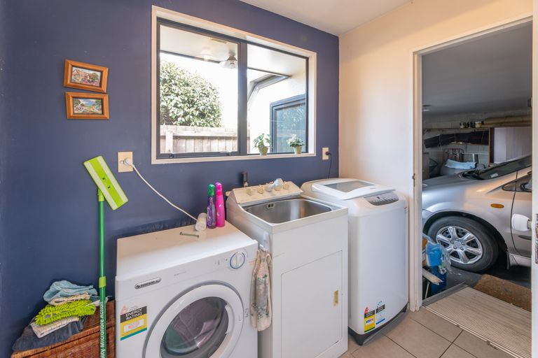 Photo of property in 2/14 Innisfree Place, Northwood, Christchurch, 8051