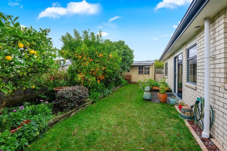 Photo of property in 14 Francis Skinner Place, Orewa, 0931