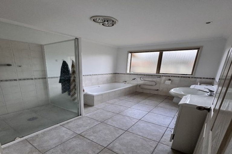 Photo of property in 19 Norm Pellow Drive, Manurewa, Auckland, 2105