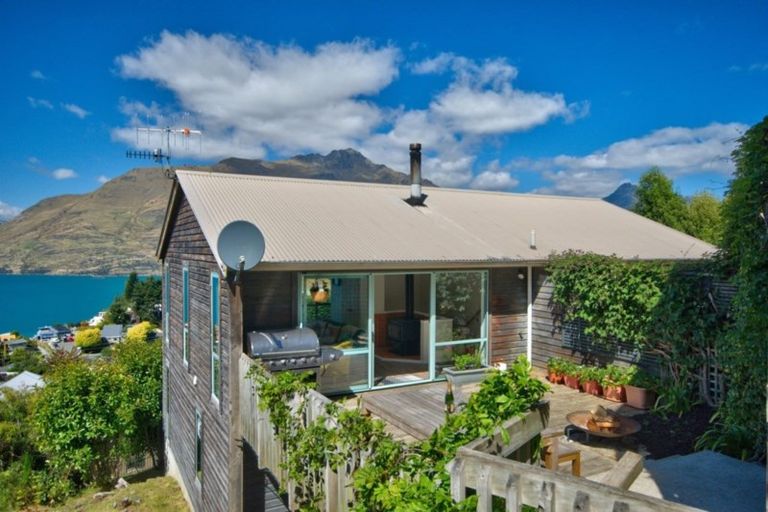 Photo of property in 10a Caples Place, Fernhill, Queenstown, 9300