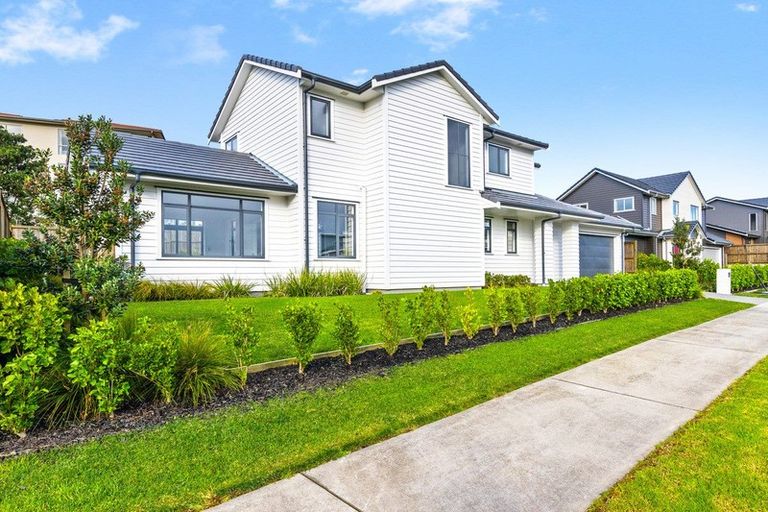 Photo of property in 21 Couldrey Crescent, Red Beach, 0932