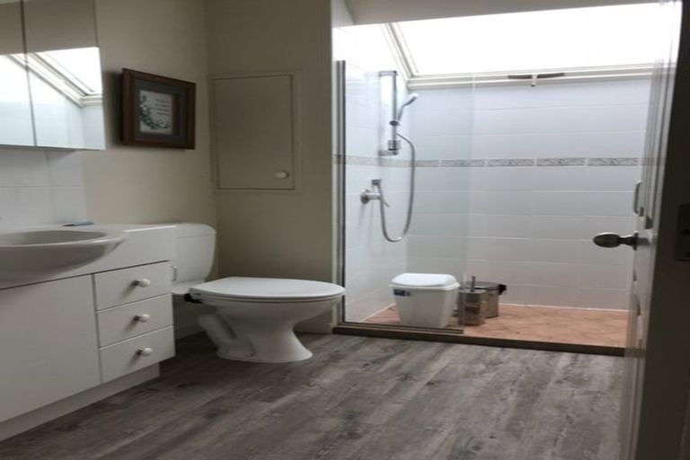 Photo of property in 2/271 Memorial Avenue, Burnside, Christchurch, 8053