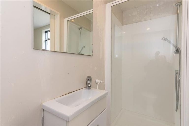 Photo of property in Krisley Court, 15/6 Ambrico Place, New Lynn, Auckland, 0600