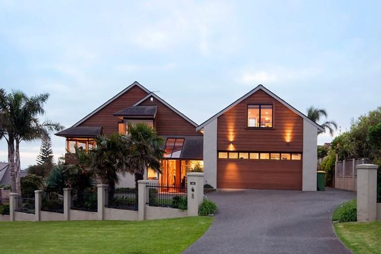 Photo of property in 8 Lynton Road, Bucklands Beach, Auckland, 2012