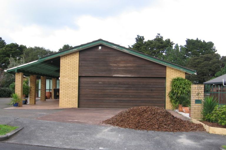 Photo of property in 16 Corokia Place, Totara Heights, Auckland, 2105