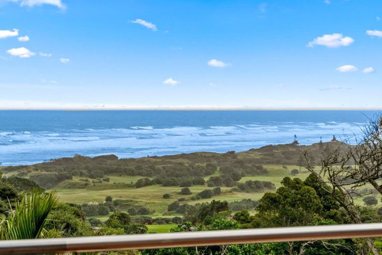 Photo of property in 84 Domain Crescent, Muriwai, Waimauku, 0881