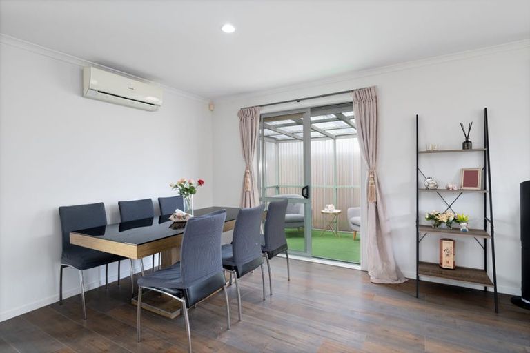 Photo of property in 6/72 Swanson Road, Henderson, Auckland, 0610