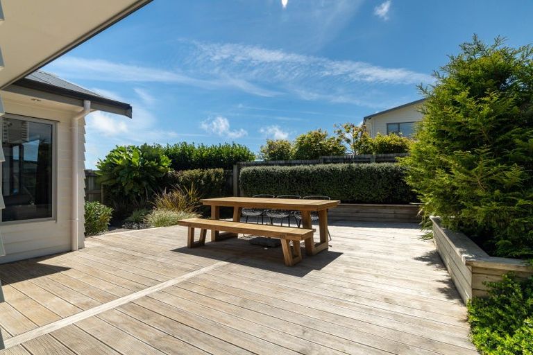 Photo of property in 15 Belize Grove, Grenada Village, Wellington, 6037