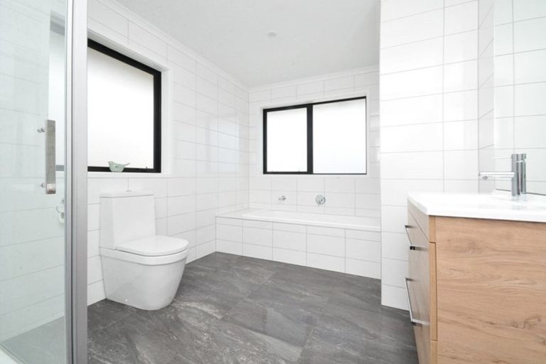 Photo of property in 11 Riverboat Lane, Helensville, 0800