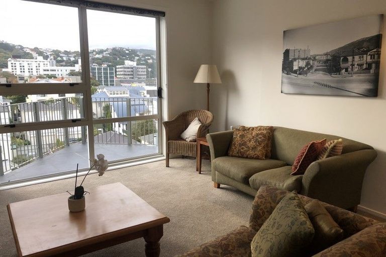 Photo of property in Stadium Garden Flats, 401/107 Thorndon Quay, Pipitea, Wellington, 6011