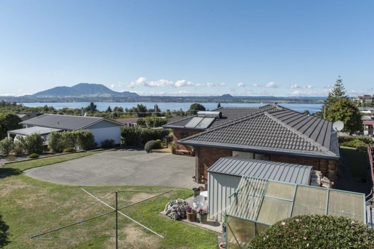 Photo of property in 3 Kinder Street, Acacia Bay, Taupo, 3330
