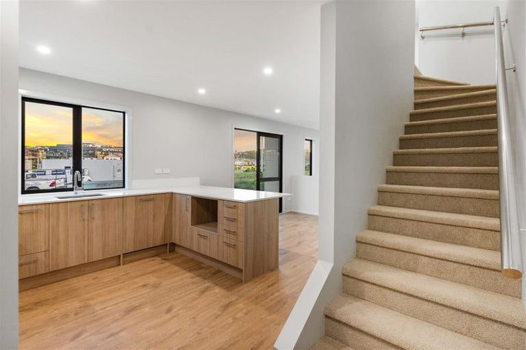 Photo of property in 2a Nerita Place, Long Bay, Auckland, 0630