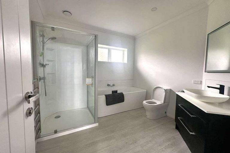 Photo of property in 14 Cessna Way, Newlands, Wellington, 6037