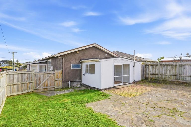 Photo of property in 28 Aotea Street, Castlecliff, Whanganui, 4501