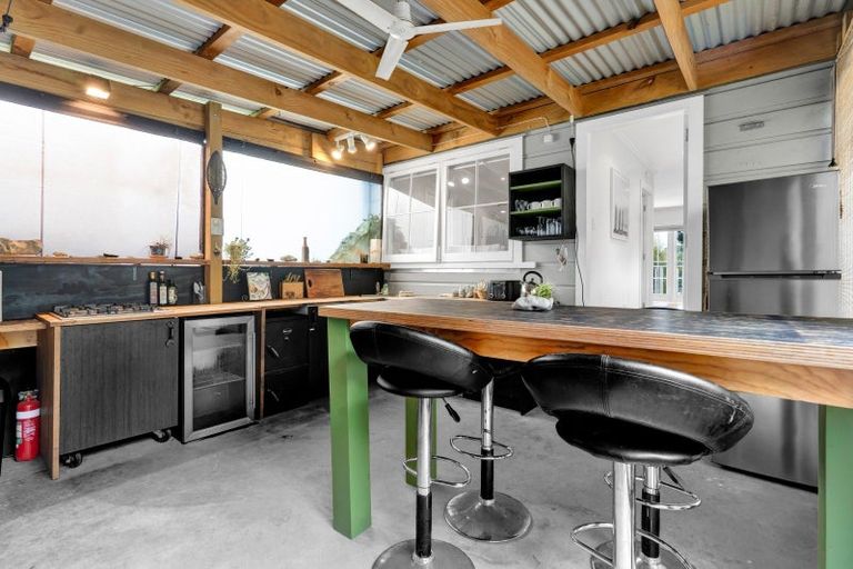 Photo of property in 35 Belt Road, Moturoa, New Plymouth, 4310