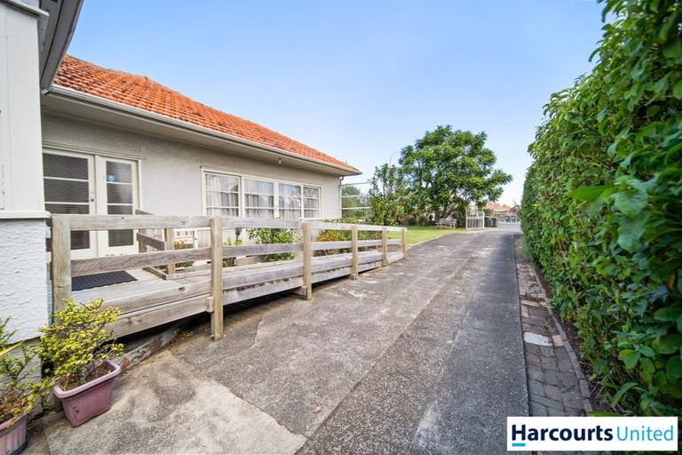 Photo of property in 35 Kolmar Road, Papatoetoe, Auckland, 2025