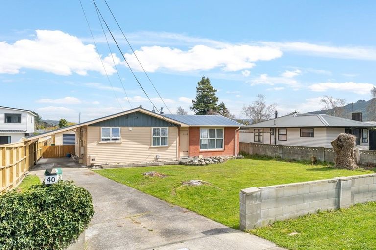 Photo of property in 40 Moeraki Road, Maoribank, Upper Hutt, 5018