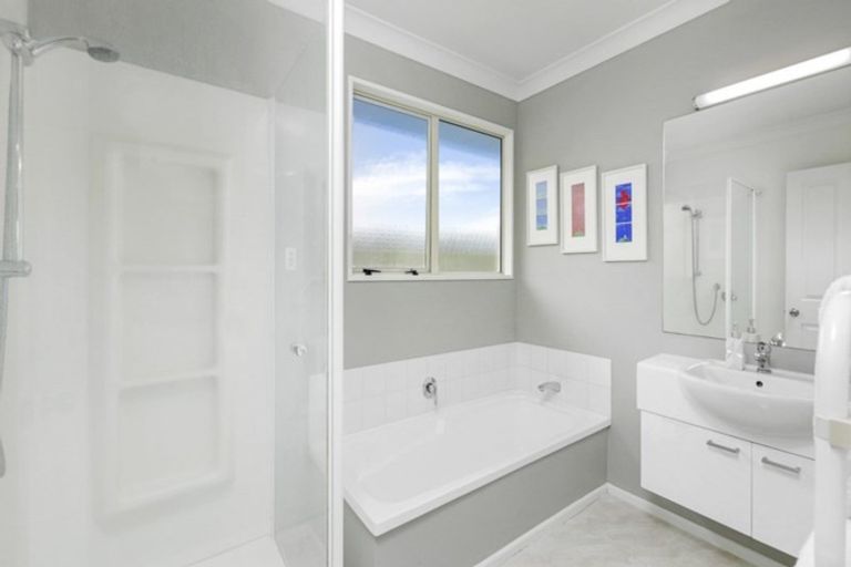 Photo of property in 4 Bronte Way, Rolleston, 7614