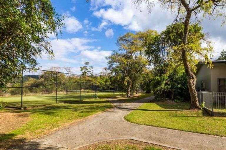 Photo of property in 10 Parawera Drive, Acacia Bay, Taupo, 3330