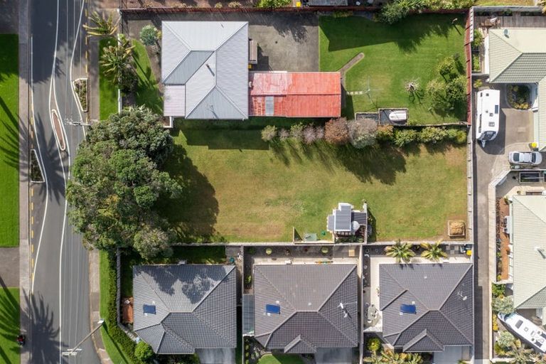 Photo of property in 8 Puriri Avenue, Orewa, 0931