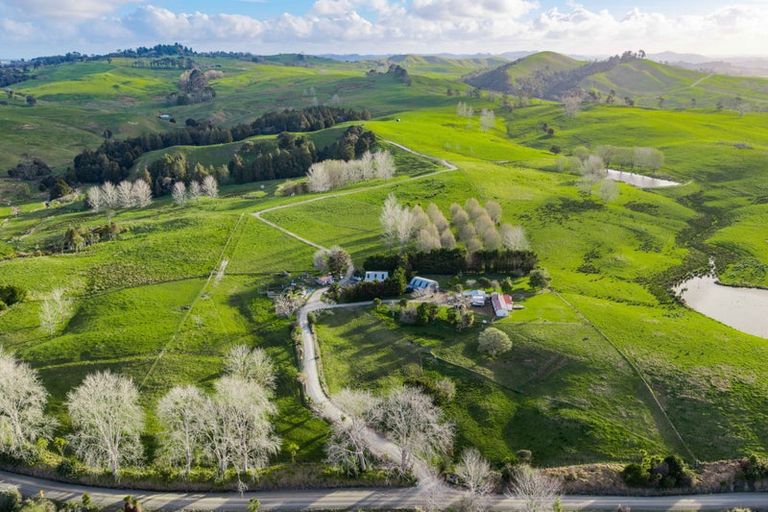 Photo of property in 272 Huarau Road, Whakapirau, Maungaturoto, 0583