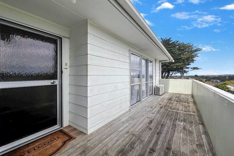 Photo of property in 1/27 Midgley Road, West Harbour, Auckland, 0618