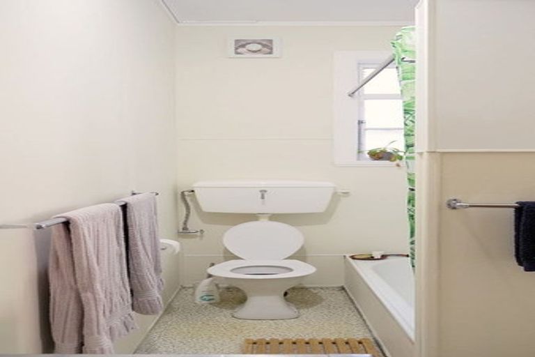 Photo of property in 71 Pirie Street, Mount Victoria, Wellington, 6011